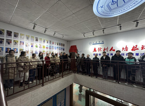 天游ty8检测中心官方登录西山作家群工作室举行揭牌仪式